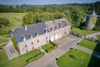 Elegantes Ferienhaus in altem Gemuer fr 30 Personen bei Bastogne