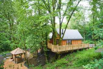 Einzigartiges Ferienhaus in Bertrix, Ardennen: Baumhaus fr 8 Personen