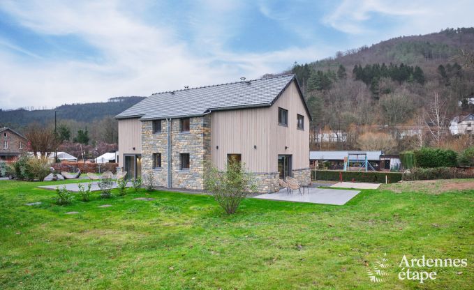 Moderne Ferienwohnung im Zentrum von Coo fr 4 Personen mit privatem Garten und Terrasse