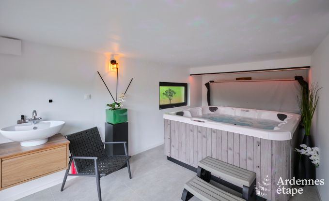 Ferienhaus mit Jacuzzi und modernem Interieur in Durbuy, ideal fr 2 Paare oder Familie von 4
