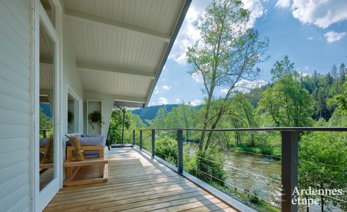 Umweltfreundliches Chalet in La Roche-en-Ardenne, am Ufer der Ourthe