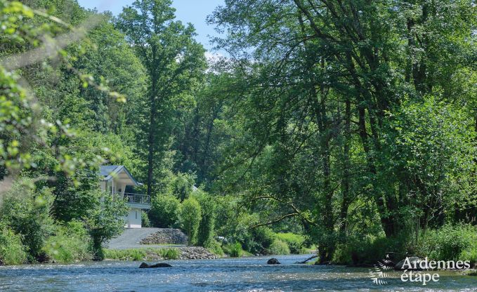 Umweltfreundliches Chalet in La Roche-en-Ardenne, am Ufer der Ourthe