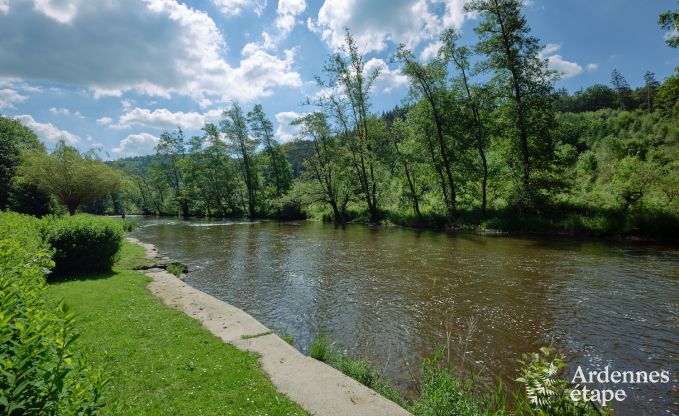 Umweltfreundliches Chalet in La Roche-en-Ardenne, am Ufer der Ourthe