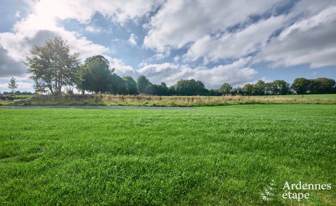 Chalet in Libramont: gerumiges Ferienhaus fr 20 Personen mit Spielzimmer, Garten und Grill in den Ardennen