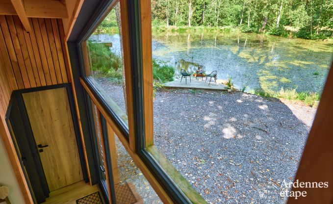 Abgelegenes Chalet am Teich in Saint-Hubert, Ardennen