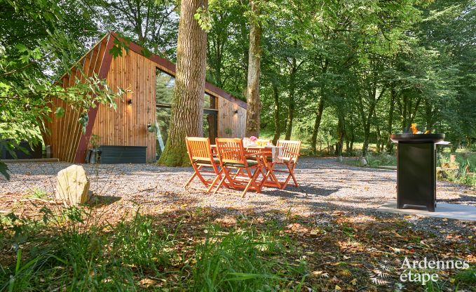 Abgelegenes Chalet am Teich in Saint-Hubert, Ardennen