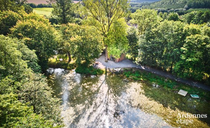 Abgelegenes Chalet am Teich in Saint-Hubert, Ardennen