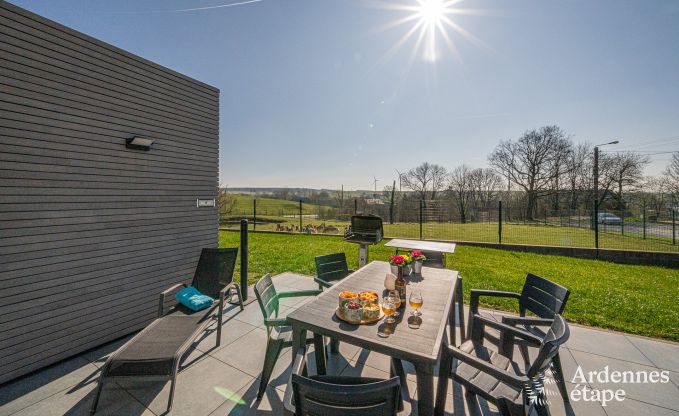 Luxurise und hundefreundliche Ferienwohnung mit Pool in Sainte-Ode, Ardennen