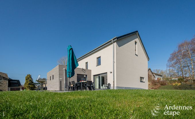 Gemtliches Familienferienhaus mit Pool in Sainte-Ode, Ardennen