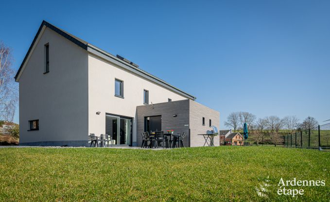 Gemtliches Familienferienhaus mit Pool in Sainte-Ode, Ardennen