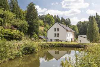 Zauberhaftes, voll ausgestattetes Ferienhaus fr 28 Personen in Sankt-Vith im Herzen der Ardennen