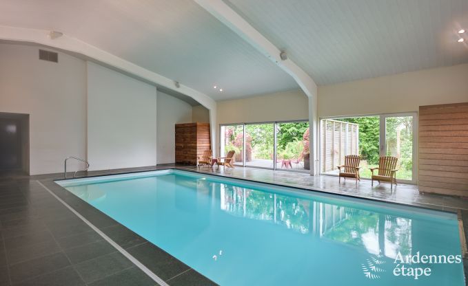 Luxurises Ferienhaus mit eigenem Wellnesscenter und Schwimmbad in Vaux-sur-Sre